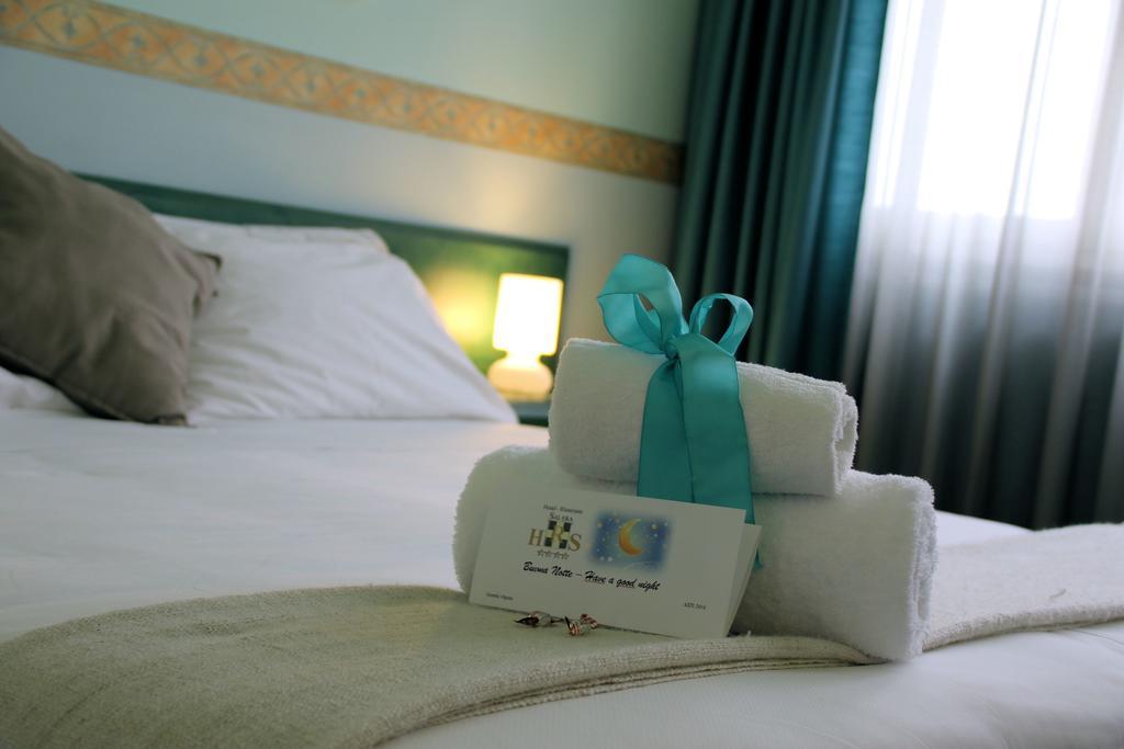 Hotel Salera Асти Екстериор снимка