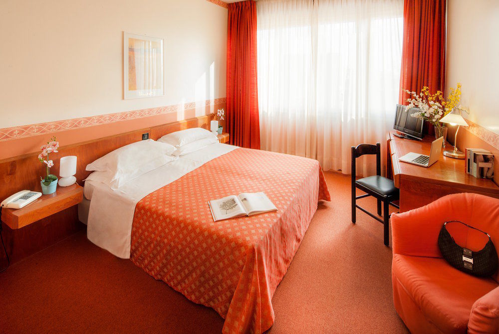 Hotel Salera Асти Екстериор снимка