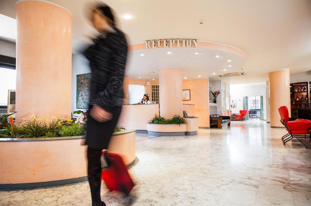 Hotel Salera Асти Екстериор снимка