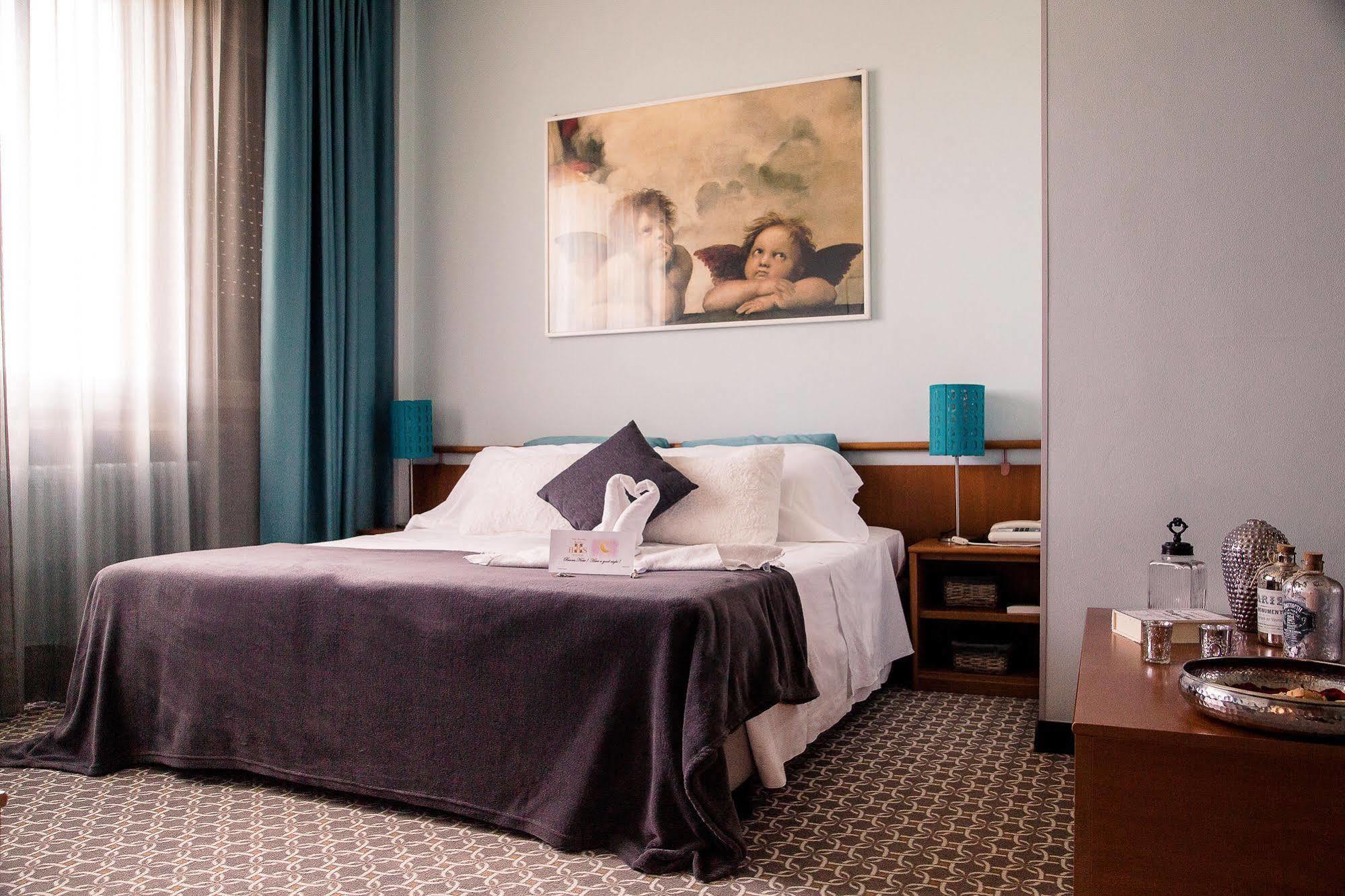Hotel Salera Асти Екстериор снимка